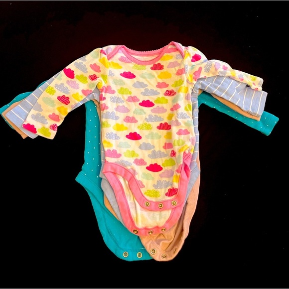 3-6 months BODYSUIT LOT / onesie lot / one piece lot - Picture 1 of 6